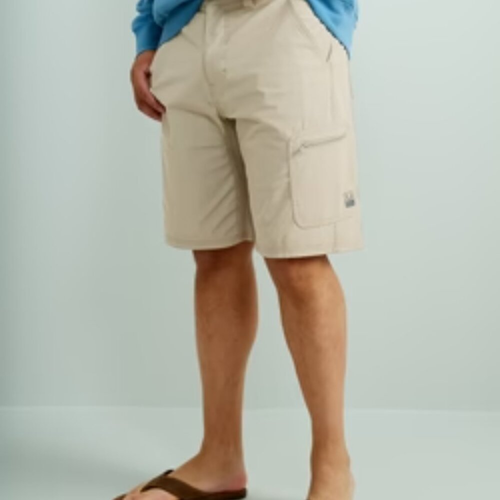 HUK Shorts Mens Small Khaki Next Level Quick Dry Stretch Zip Pocket Cargo